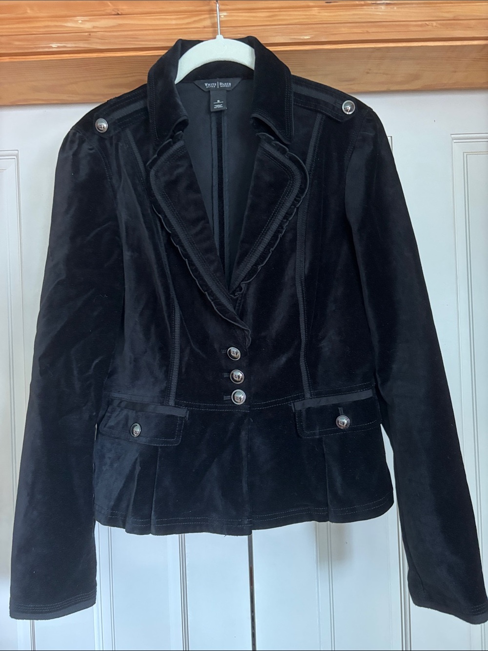 White House Black Market Black Velvet Tailored Blazer Jacket Size 8
